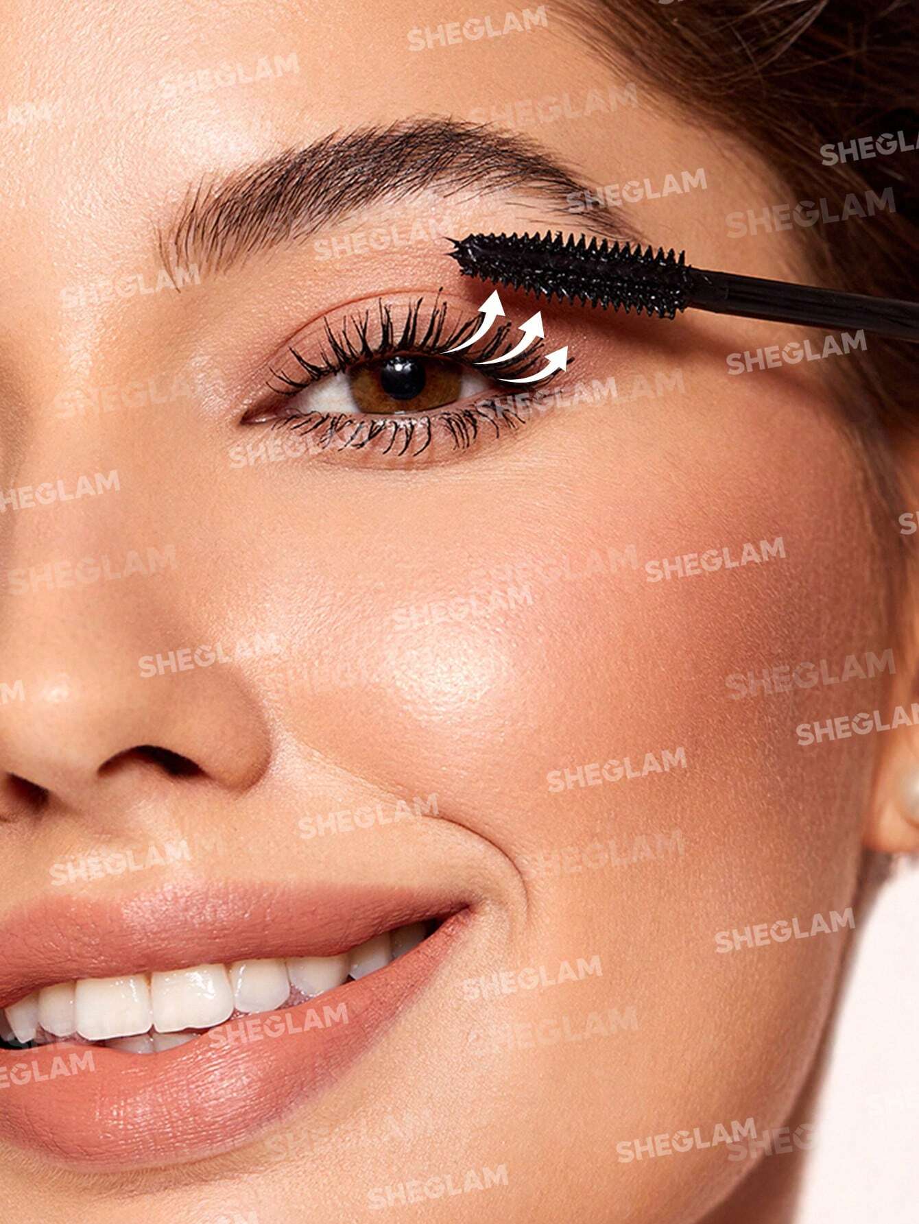 Flutter Wink Volumizing Mascara - Image 5